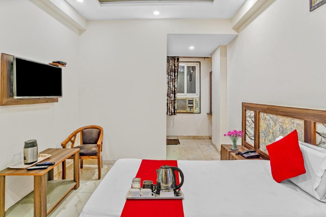 Oyo 88326 Hotel Cloud 9 新德里 外观 照片