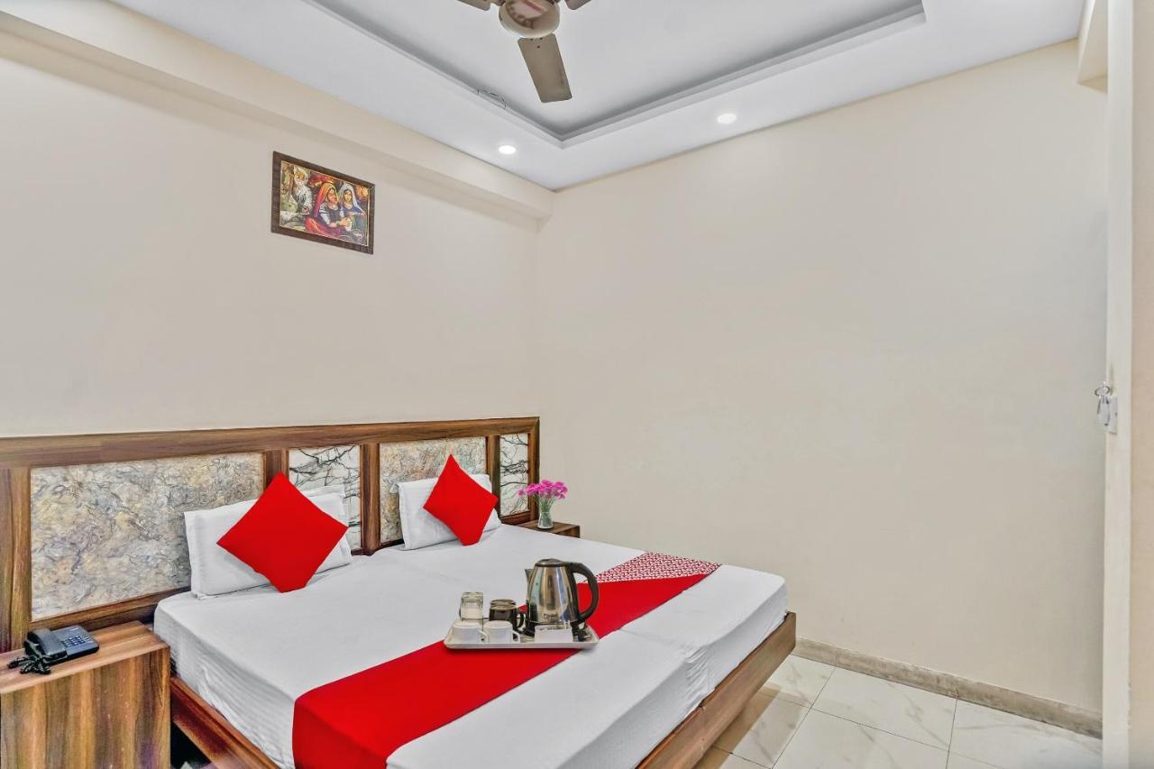 Oyo 88326 Hotel Cloud 9 新德里 外观 照片