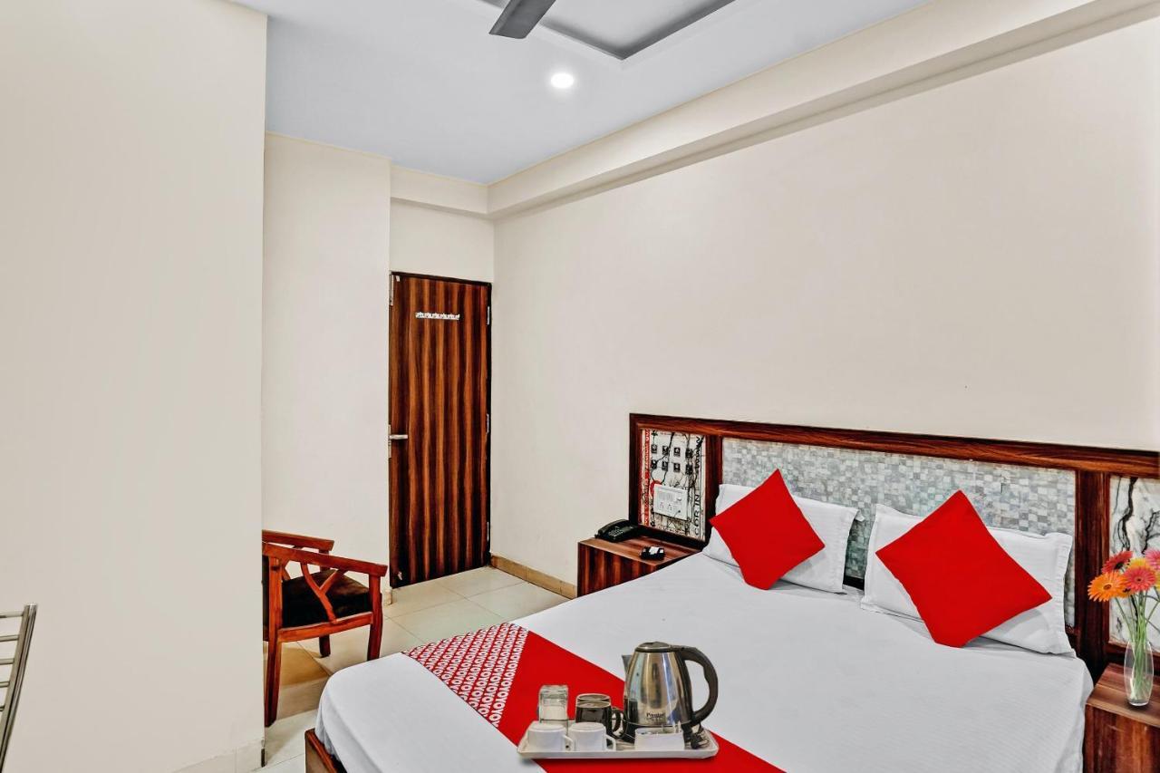 Oyo 88326 Hotel Cloud 9 新德里 外观 照片