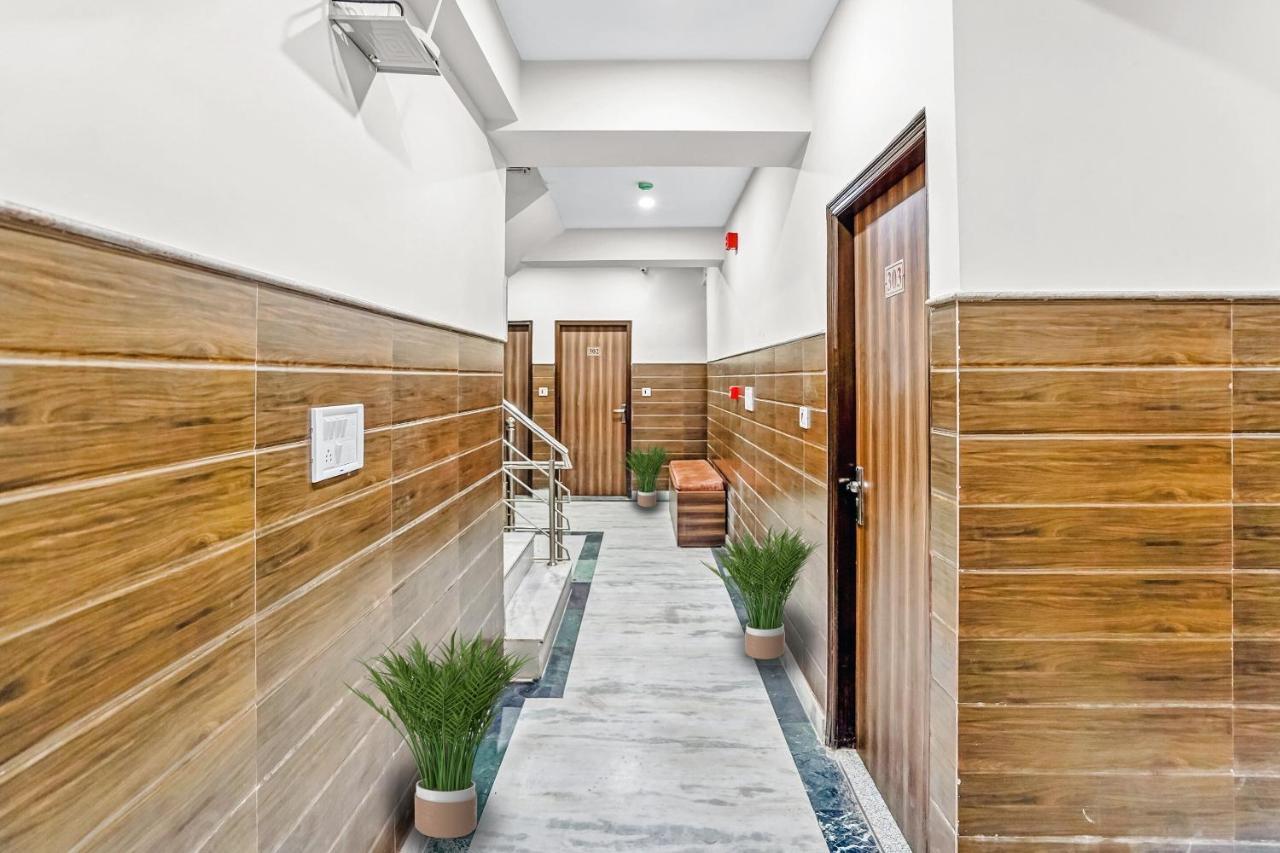 Oyo 88326 Hotel Cloud 9 新德里 外观 照片